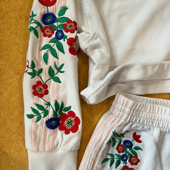 adidas Floral Graphics Sweatshirt Size S (part of a matching set, if desired) - Picture 6 of 6